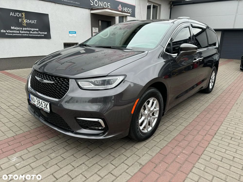 Chrysler Pacifica - 4