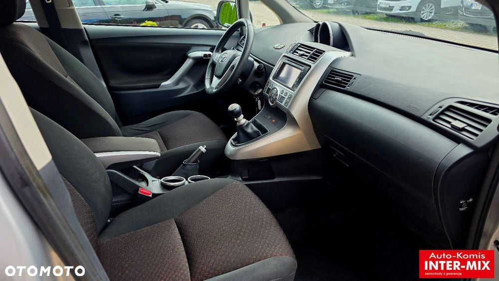 Toyota Verso - 38