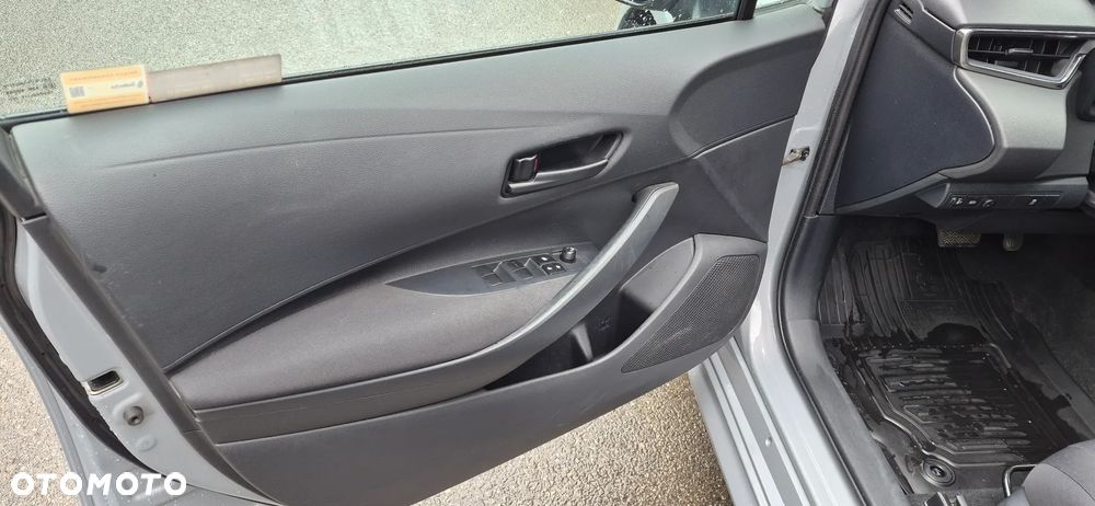 Toyota Corolla 1.8 Hybrid Active - 18