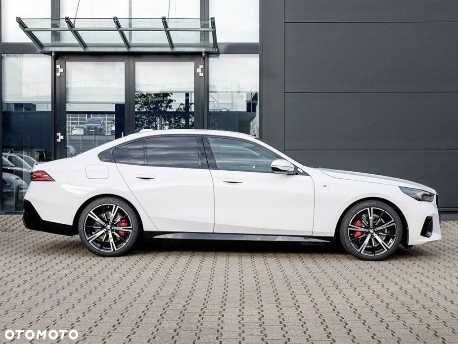 BMW Seria 5 520d xDrive mHEV M Sport - 6