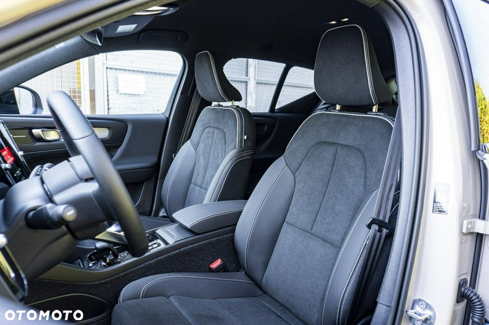 Volvo XC 40 - 18