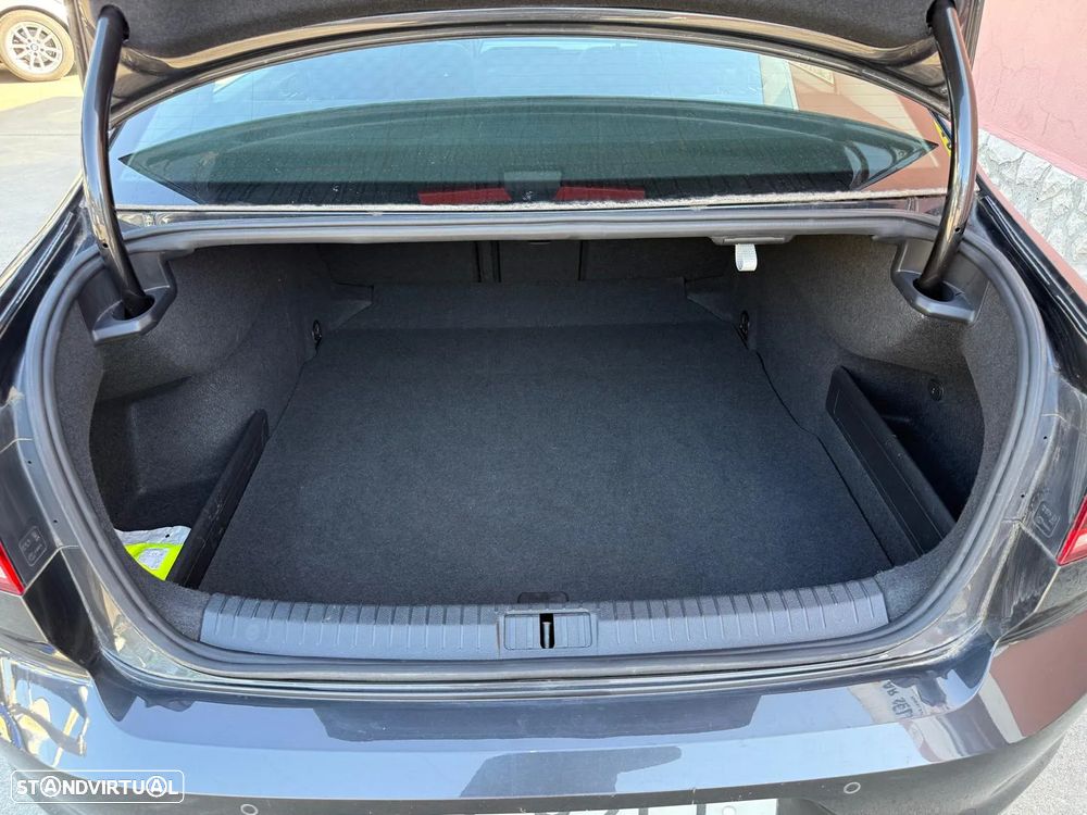 VW Passat 1.5 TSI Business - 21