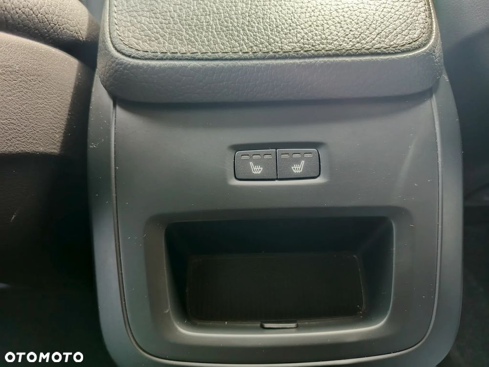 Volvo V90 D5 AWD Momentum - 27