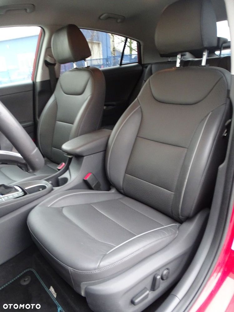 Hyundai IONIQ - 12
