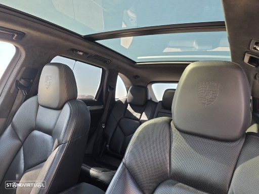 Porsche Cayenne Turbo Tiptronic S - 24