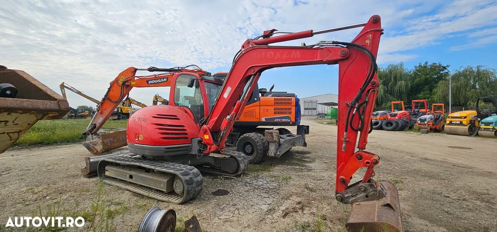 JCB JS 145 Excavator pe senile - 3