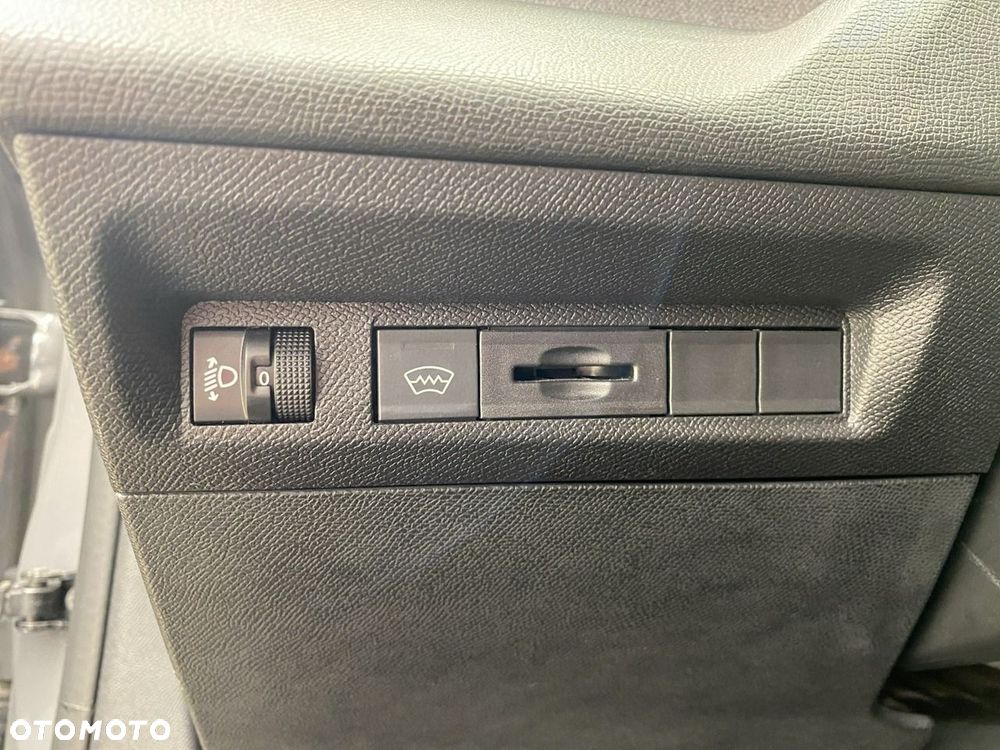 Peugeot 308 BlueHDi 130 EAT8 Allure Pack - 21