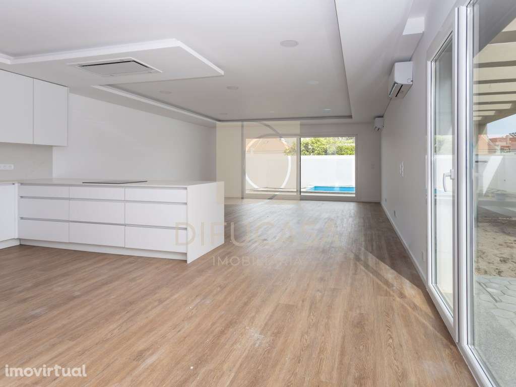 R228 Moradia T4 Piscina centro de Fernão Ferro - Grande imagem: 5/38