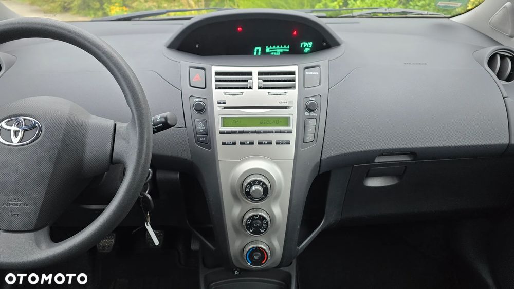 Toyota Yaris - 14