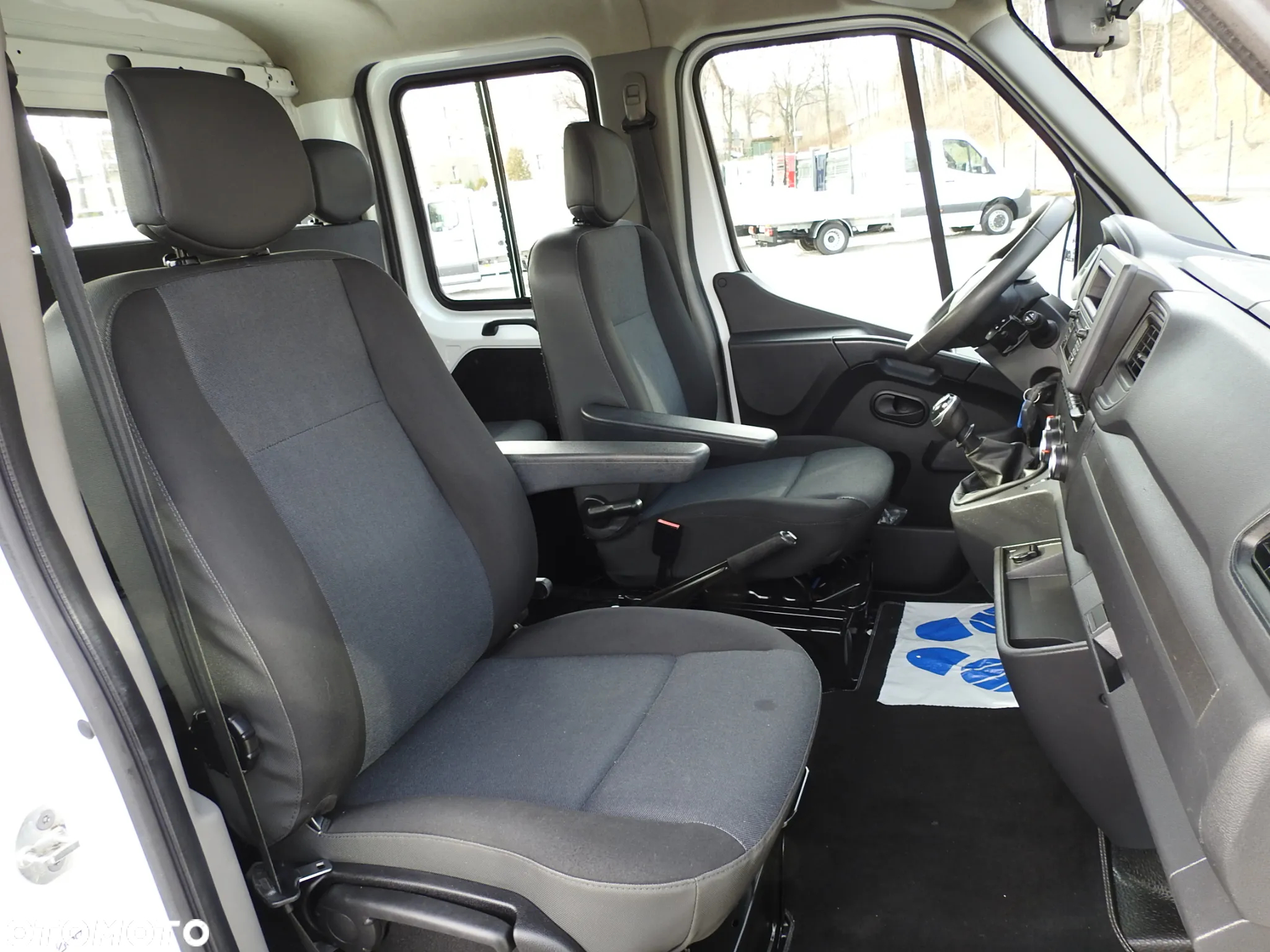 Renault MASTER  WYWROTKA PODWÓJNA KABINA DOKA 6 MIEJSC TEMPOMAT LEDY BLIŹNIACZE KOŁA KLIMATYZACJA 130KM [ 572732 ] - 32
