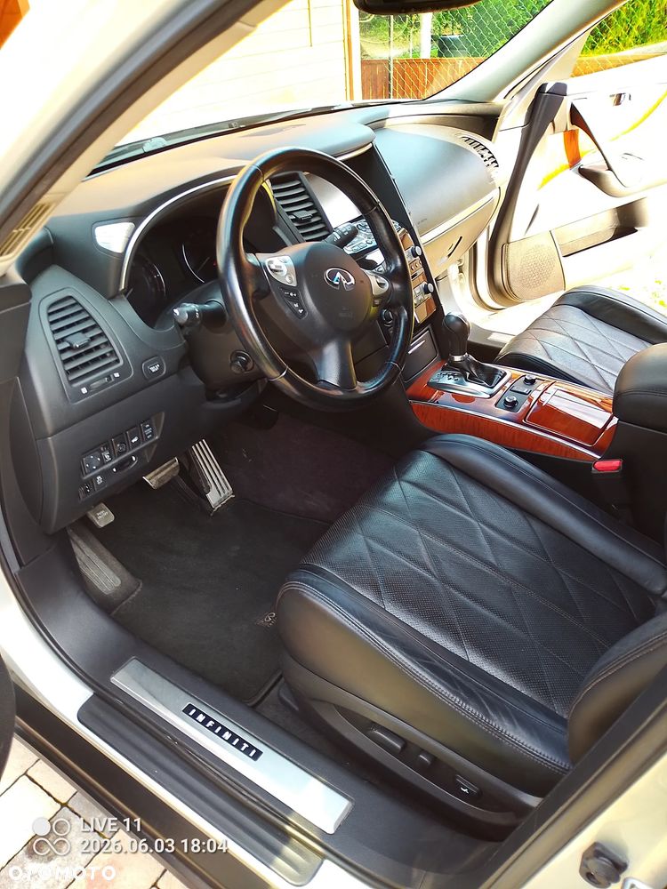 Infiniti QX70 - 17