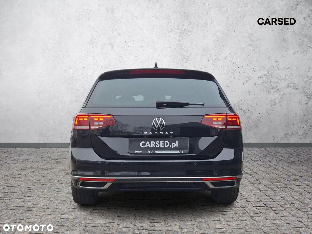Volkswagen Passat - 4