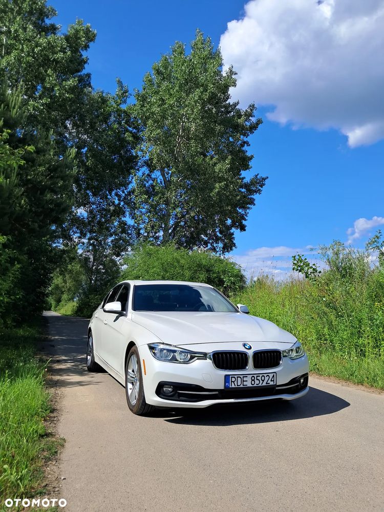 BMW Seria 3 330i - 22