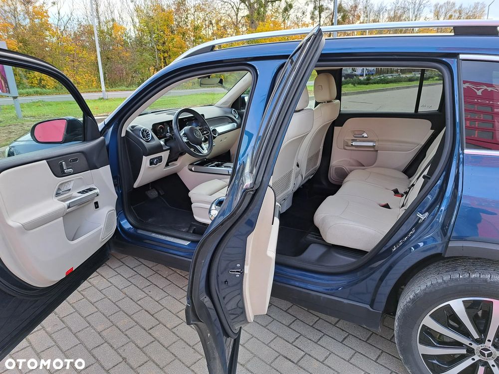 Mercedes-Benz GLB - 13
