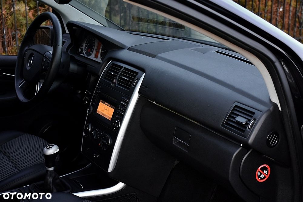 Mercedes-Benz Klasa B 180 BlueEFFICIENCY SPORT EDITION - 8