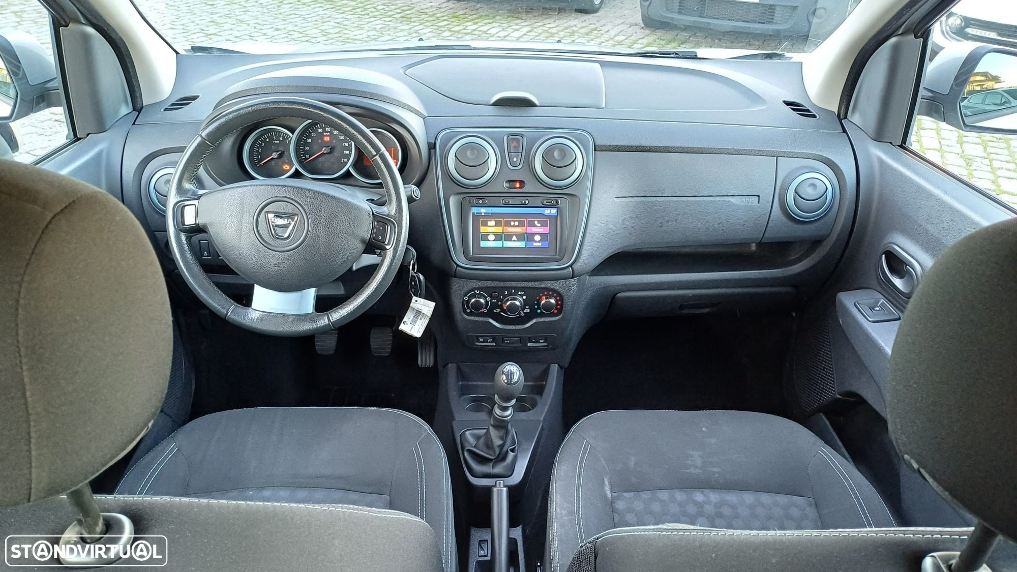 Dacia Lodgy 1.5 dCi Stepway 7L - 10