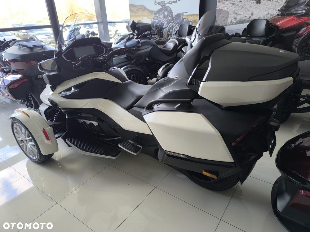 Can-Am Spyder - 2