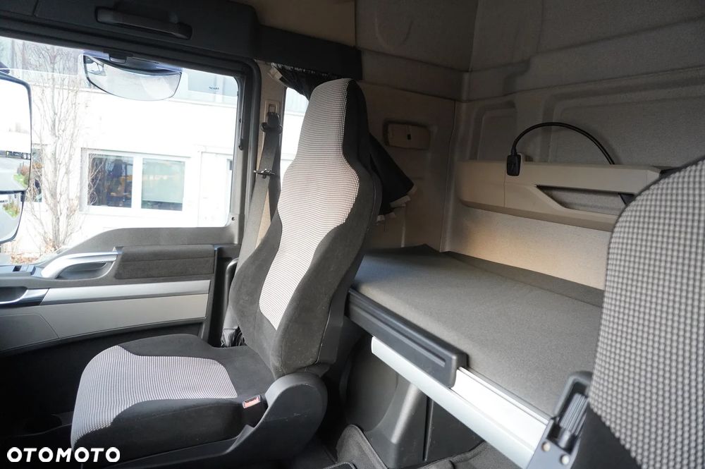 MAN TGS 35.420 8×2 / Rama 6,4 m / 3 osie skrętne / 2 sztuki - 17