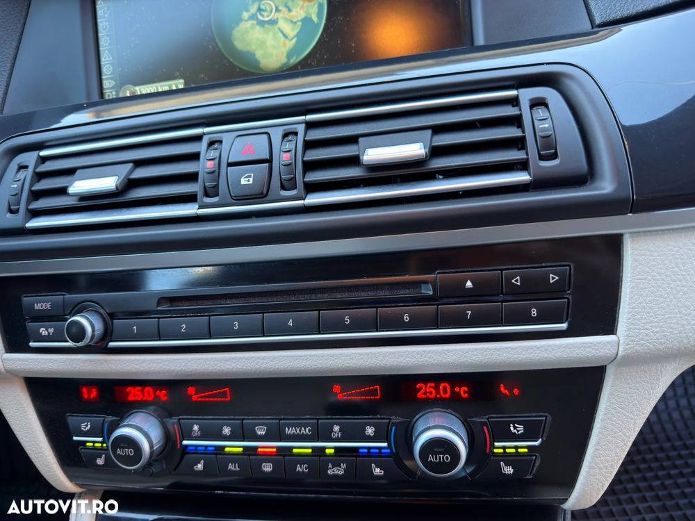 BMW Seria 5 520d Aut. - 30
