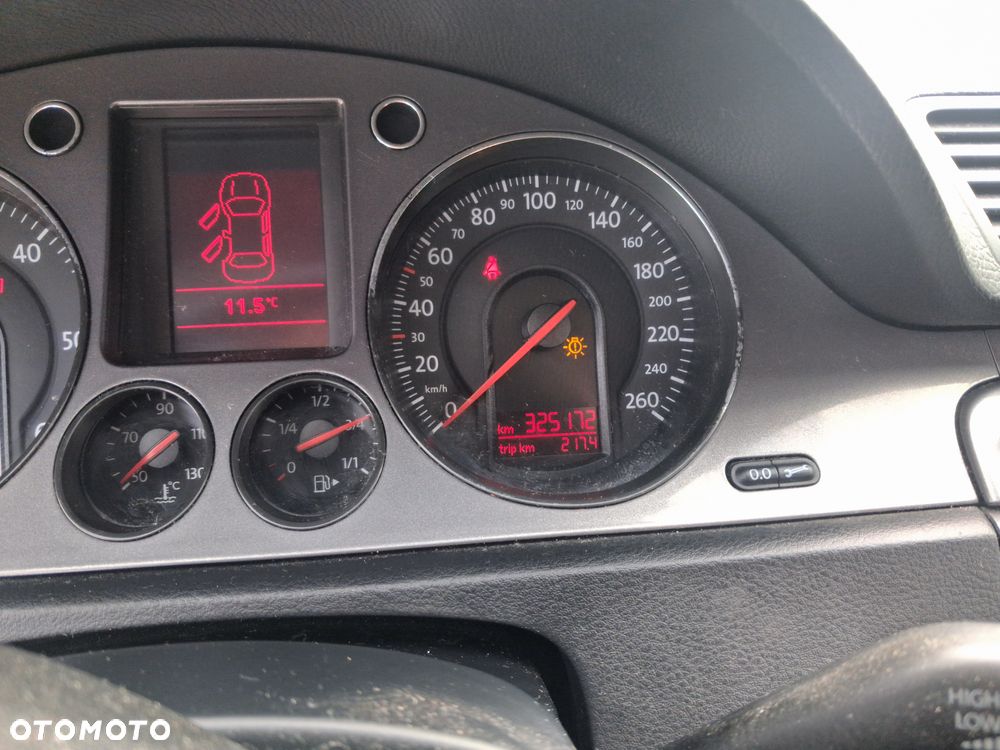 Volkswagen Passat 1.9 TDI Comfortline - 5