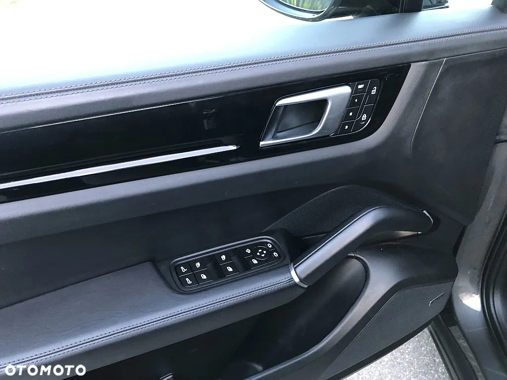 Porsche Cayenne GTS Tiptronic S - 25