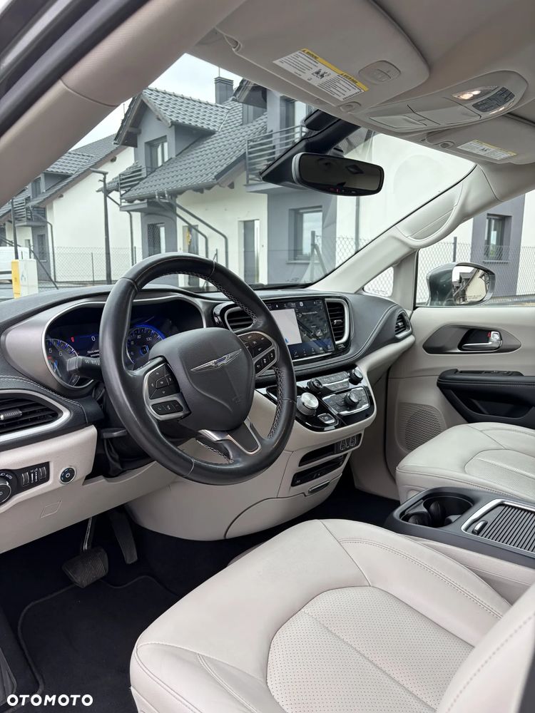 Chrysler Pacifica - 9