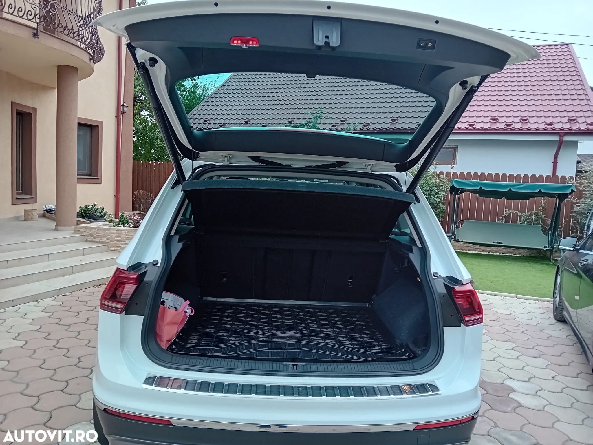 Volkswagen Tiguan - 23