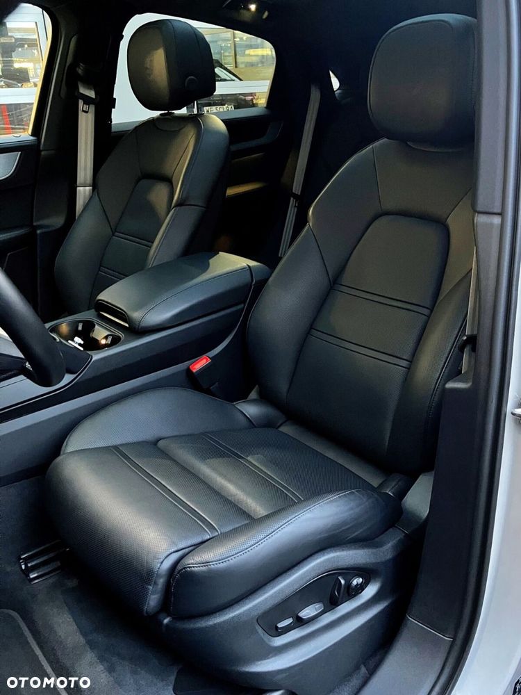 Porsche Cayenne - 10