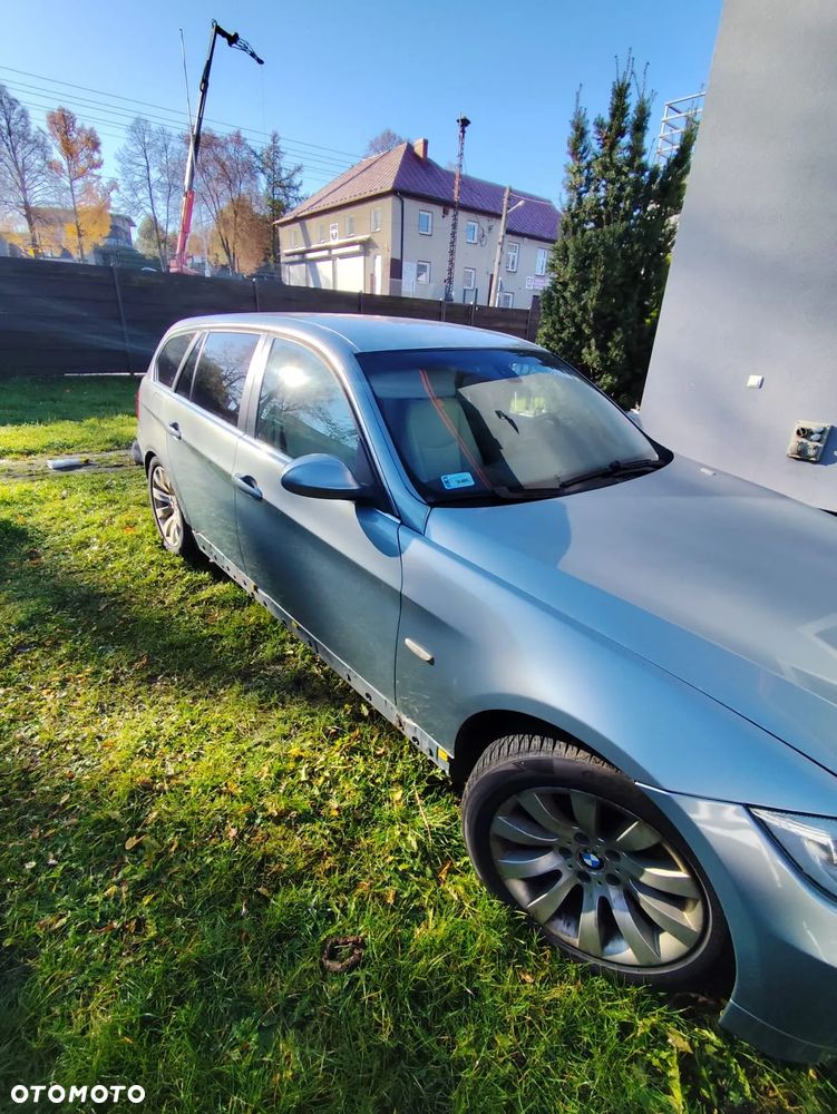 BMW Seria 3 330xi - 4