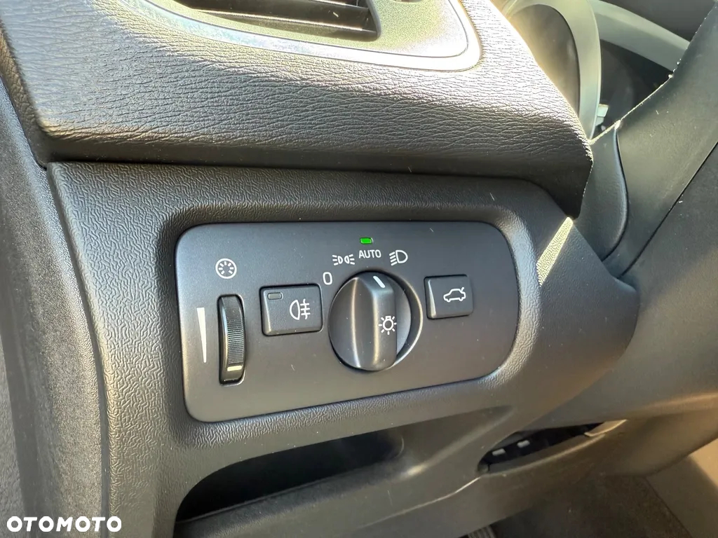 Volvo V40 D2 Geartronic Momentum - 22