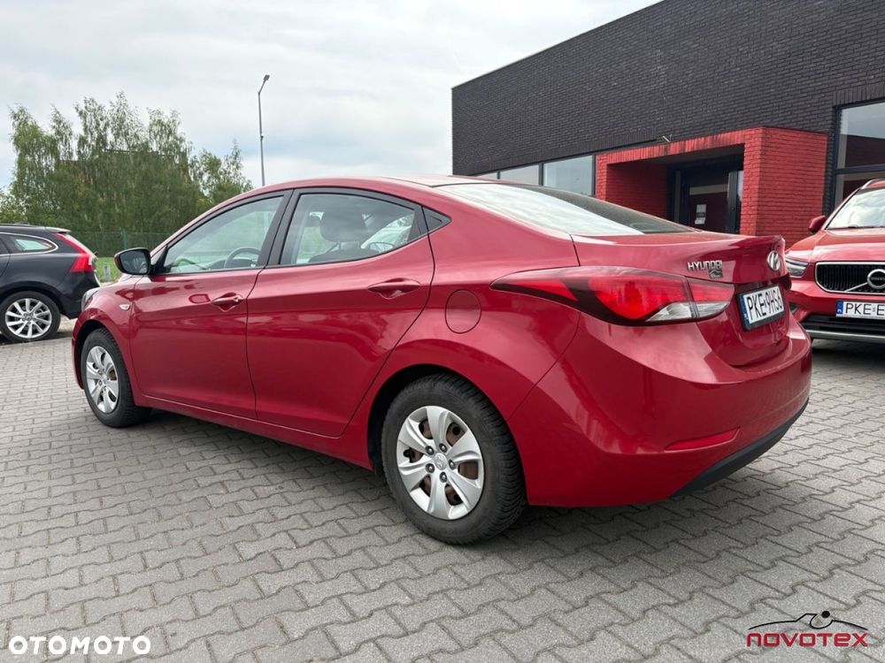Hyundai Elantra 1.6 Style - 6