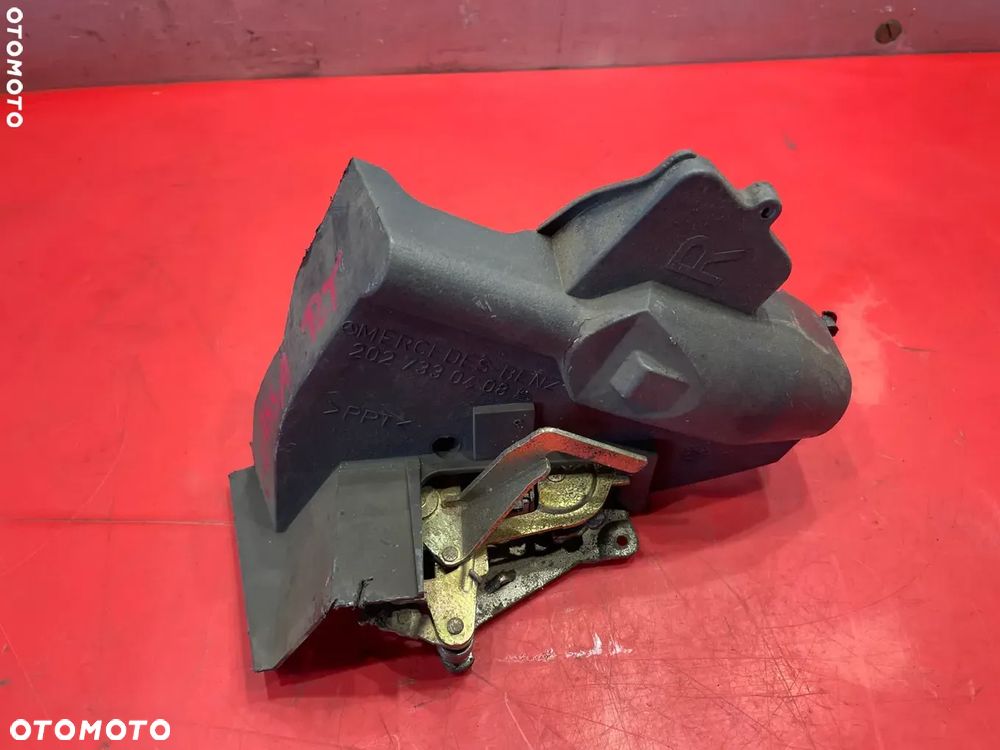 ZAMEK DRZWI PRAWY TYŁ MERCEDES W202 - 1