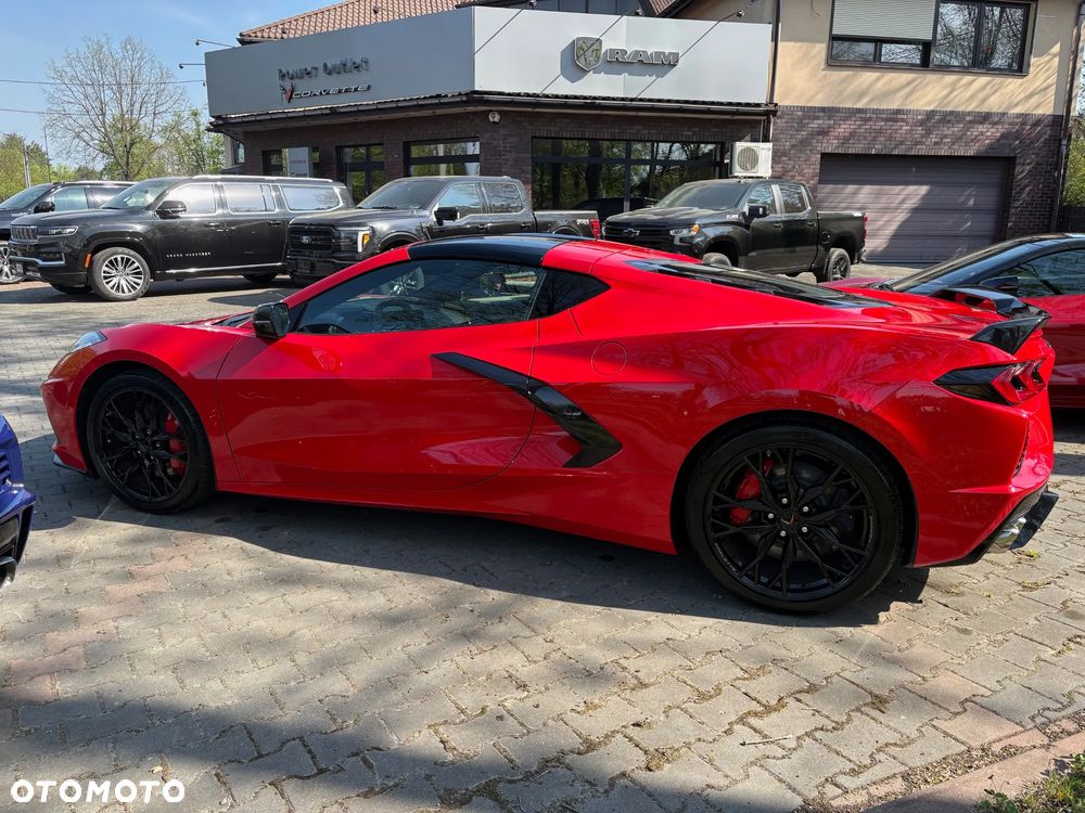 Chevrolet Corvette - 12
