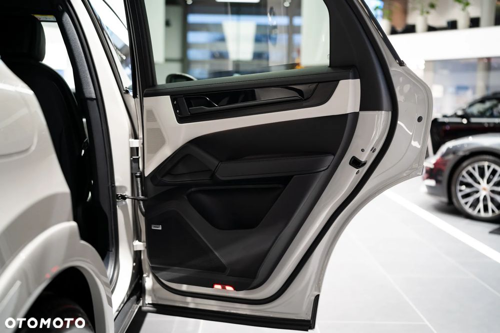 Porsche Cayenne E-Hybrid PHEV - 24