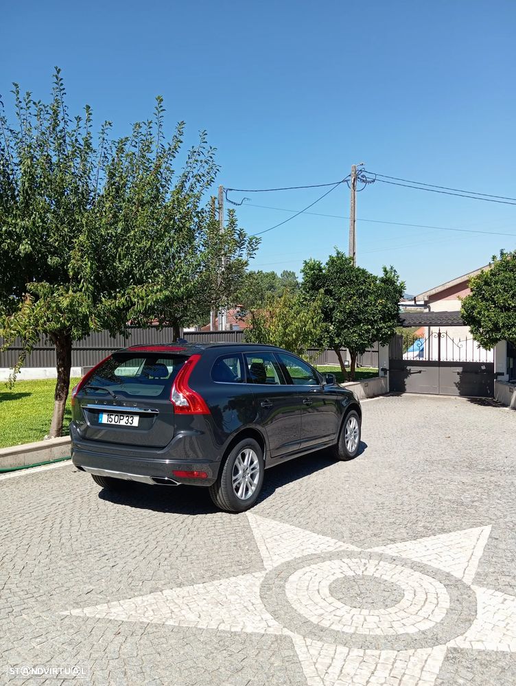 Volvo XC 60 2.0 D4 Momentum Geartronic - 9