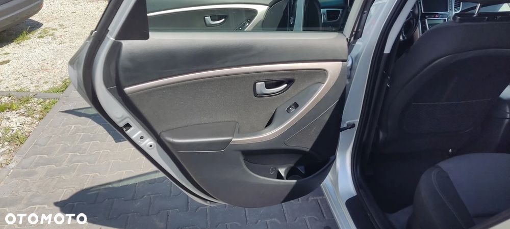 Hyundai i30 i30cw 1.4 Fifa World Cup Edition - 22