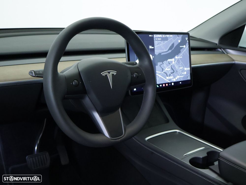 Tesla Model Y RWD - 7