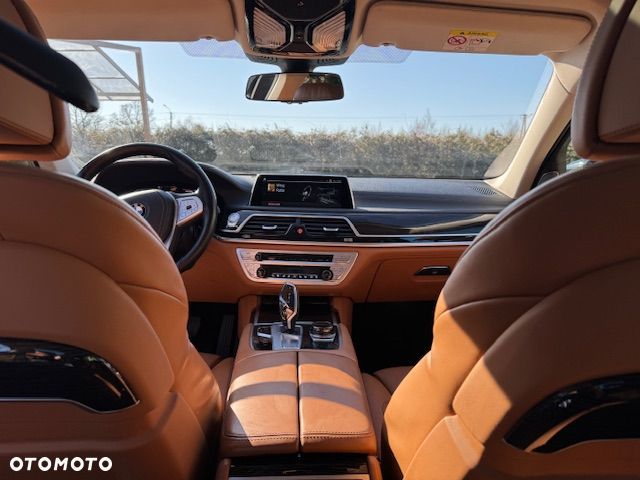 BMW Seria 7 740d xDrive - 9