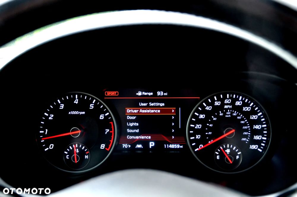 Kia Stinger - 34
