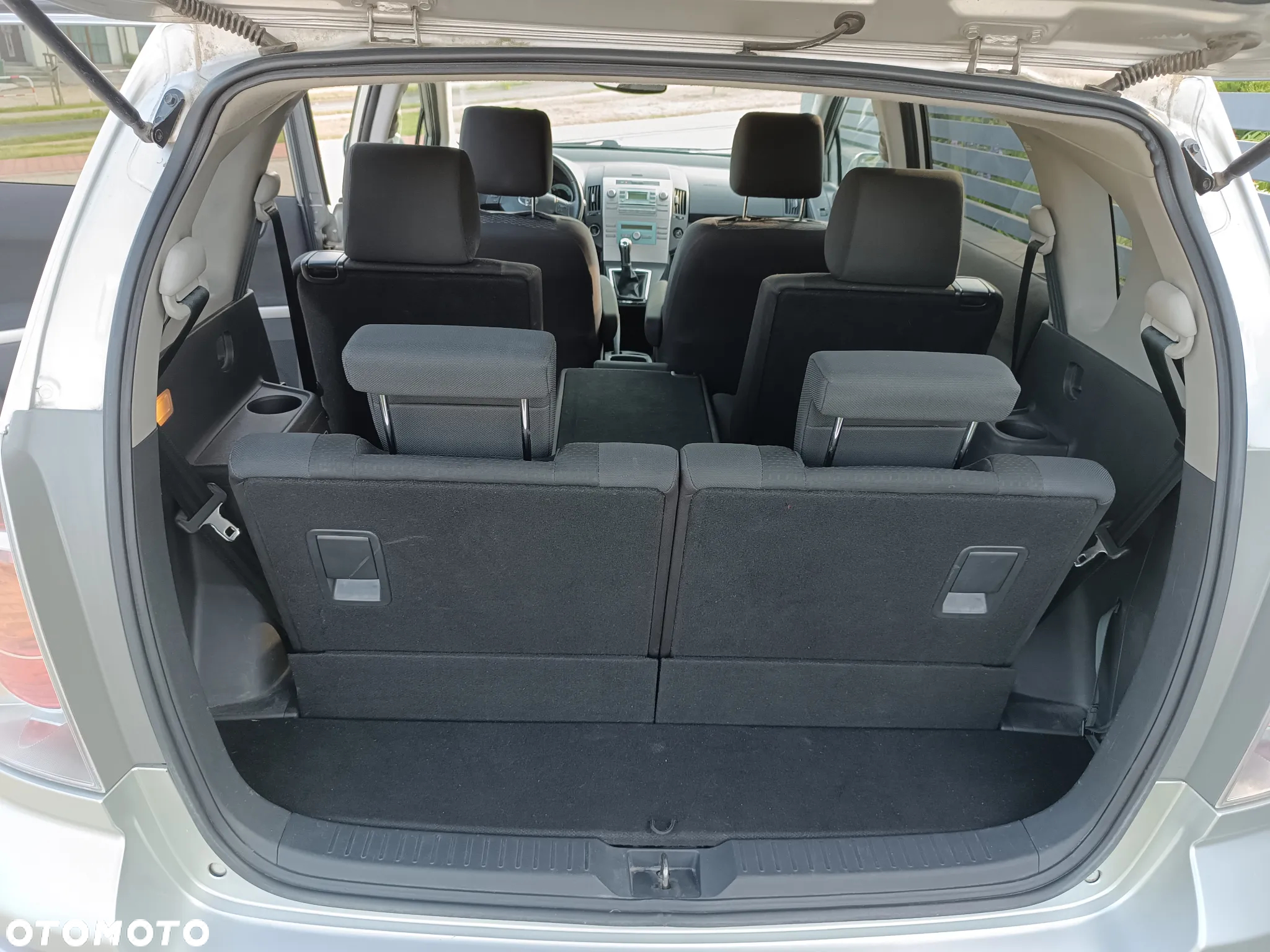 Toyota Corolla Verso 1.8 Sol 7os - 17