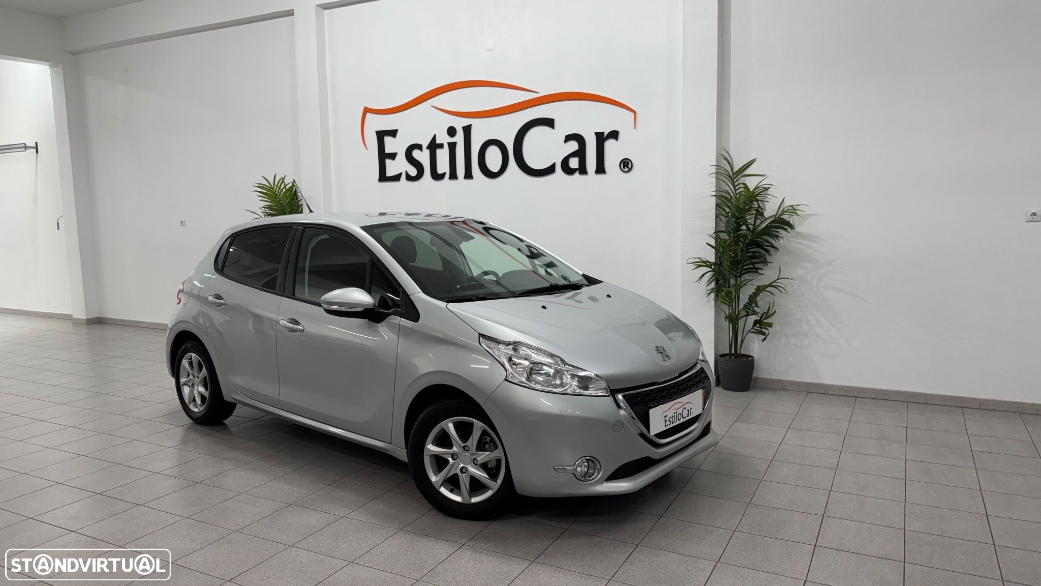 Peugeot 208 1.2 VTi Allure - 1