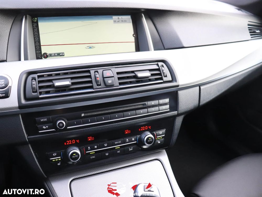 BMW Seria 5 520d Sport-Aut. - 35