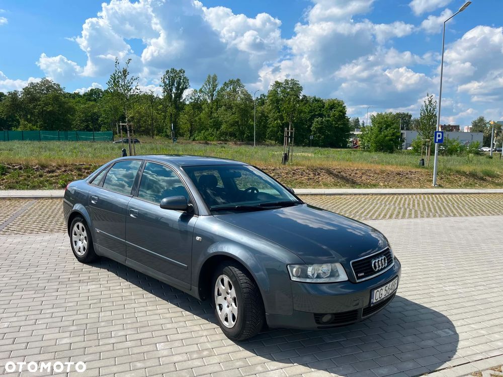 Audi A4 Limousine - 5