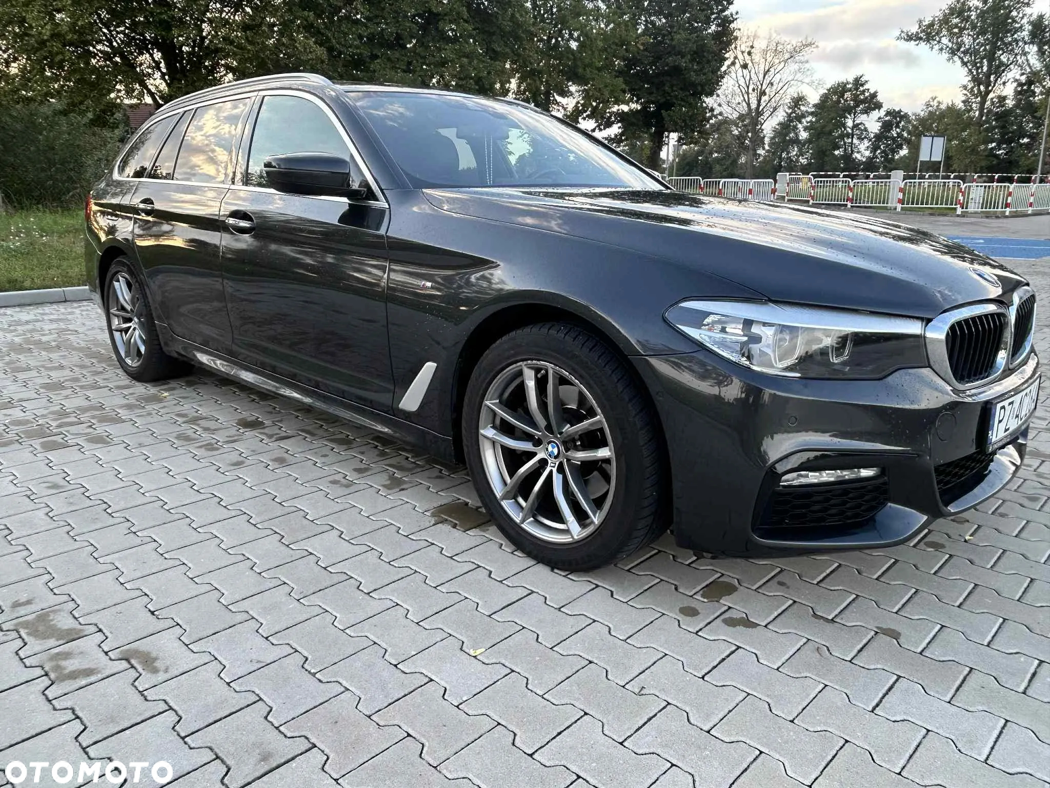 BMW Seria 5 520d M Sport - 12