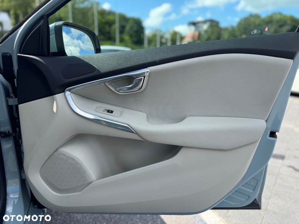 Volvo V40 D4 Drive-E Inscription - 19