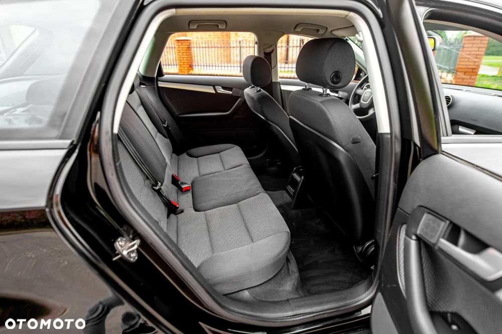 Audi A3 Sportback 1.6 Ambiente - 22