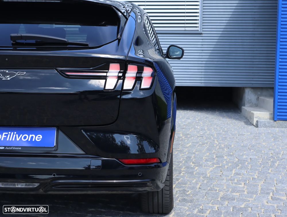 Ford Mustang Mach-E AWD PREMIUM - 17
