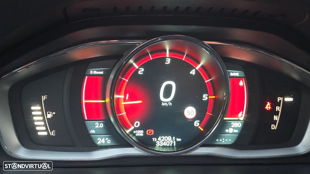 Volvo V60 D6 Plug-In-Hybrid AWD Geartronic Summum - 25