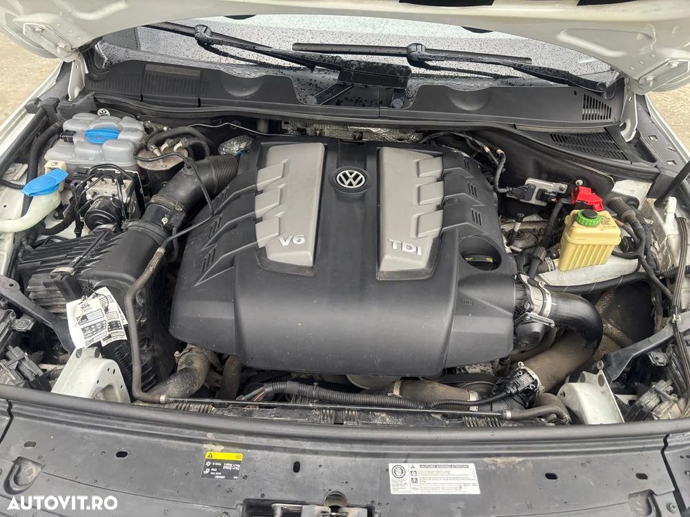 Volkswagen Touareg - 25