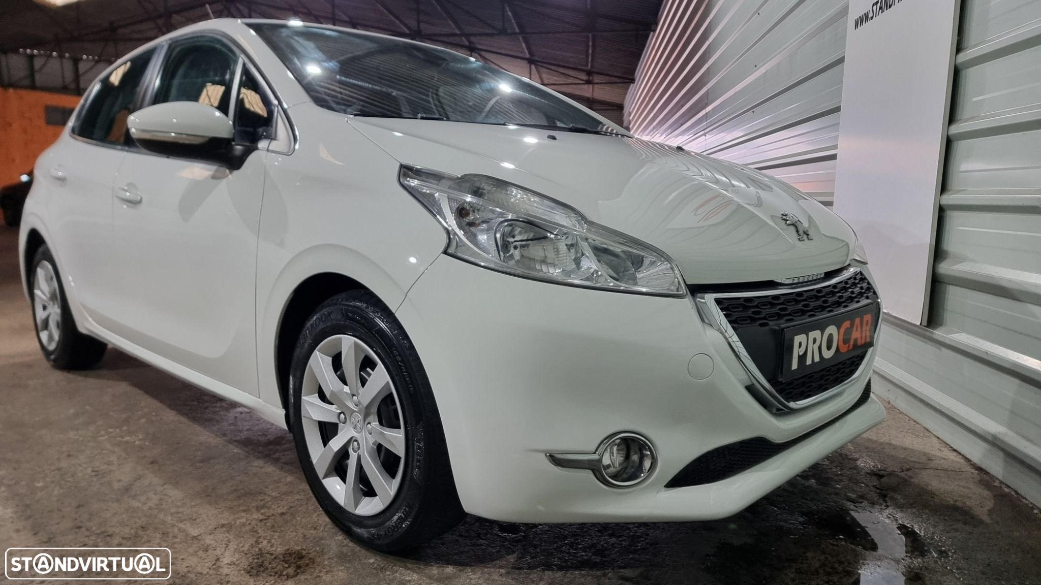 Peugeot 208 1.6 e-HDi Active - 21